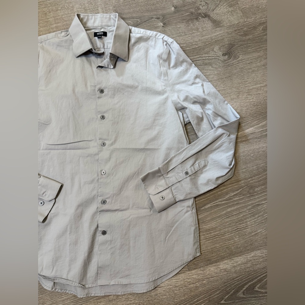 •EXPRESS• BUTTON UP - Picture 2 of 5